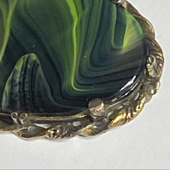 Kelly Waters Oval Brooch Pin and Pendant Green Marbled Stone with Gold Tone - Picture 12 of 12